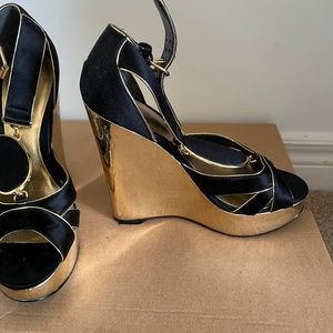 Nine West size 5 elegant  platform sandals